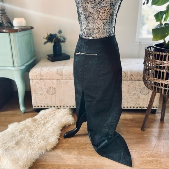 NWT Thomas Wylde Pollen Asymmetric Midi Skirt in Beesting Thorn Midnight Black - Picture 3 of 10